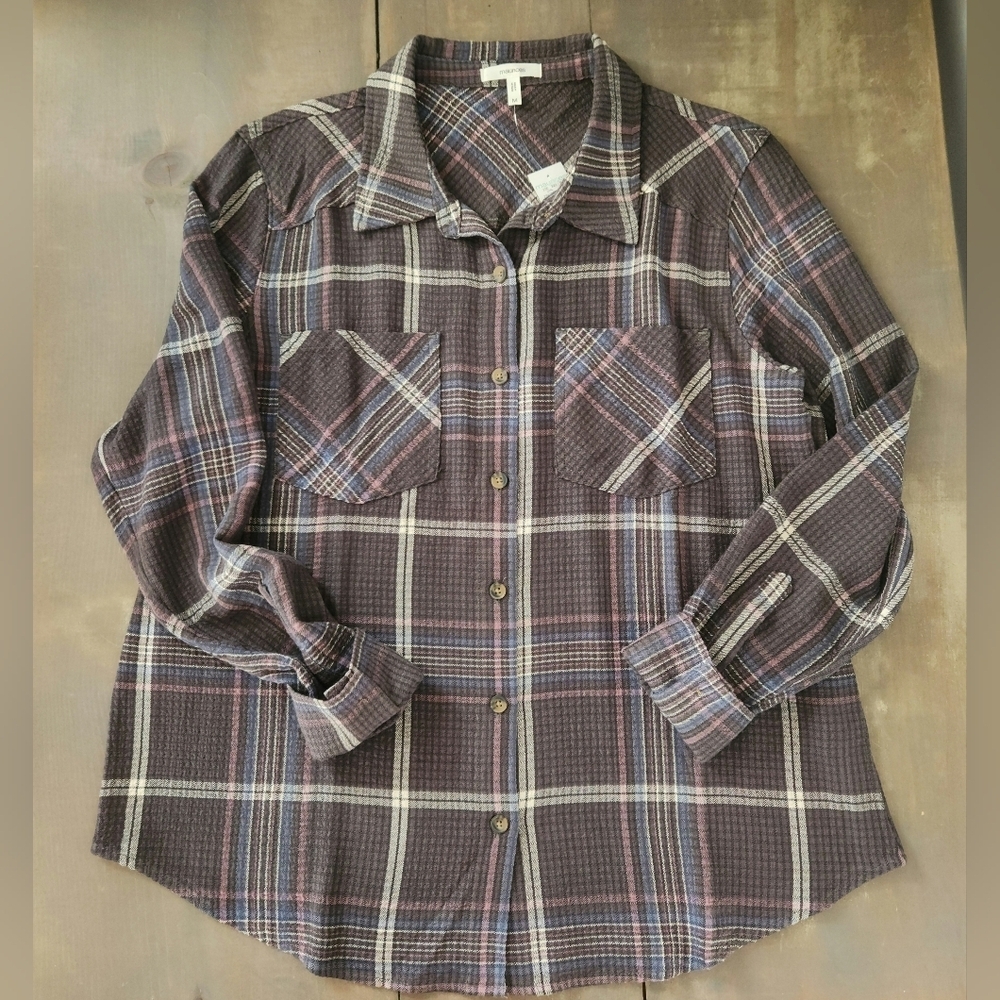 NWT Maurices Pucker Plaid Button Down Shirt - Size Medium (M)